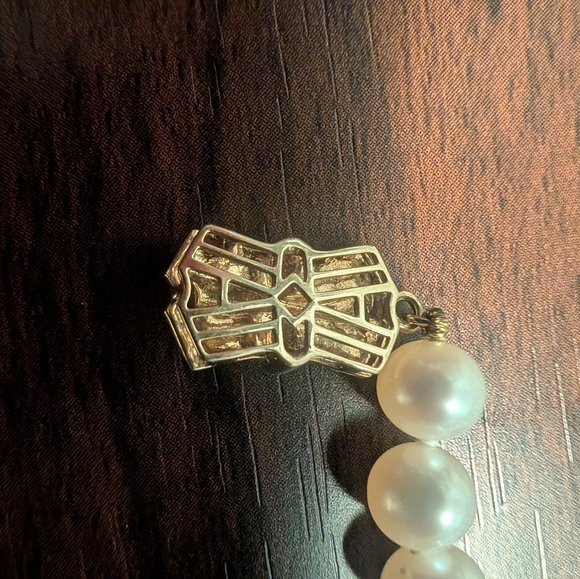 Sea Magic by Mikimoto Freshwater Pearl Bracelet (6mm) - Picture 4 of 6